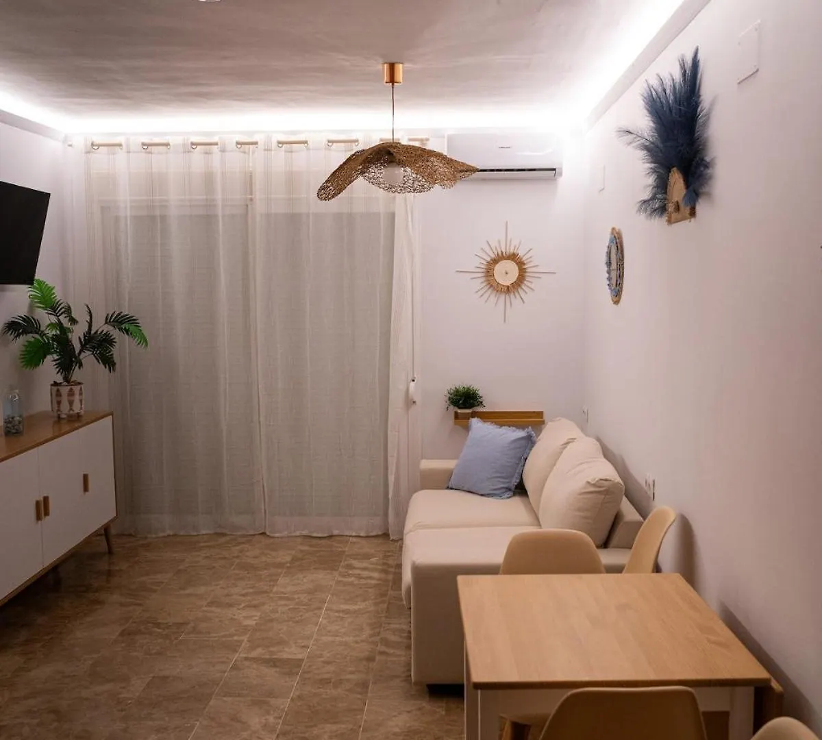 Loft On The Beach And A Few Steps From Downtown トレモリノス 0*,